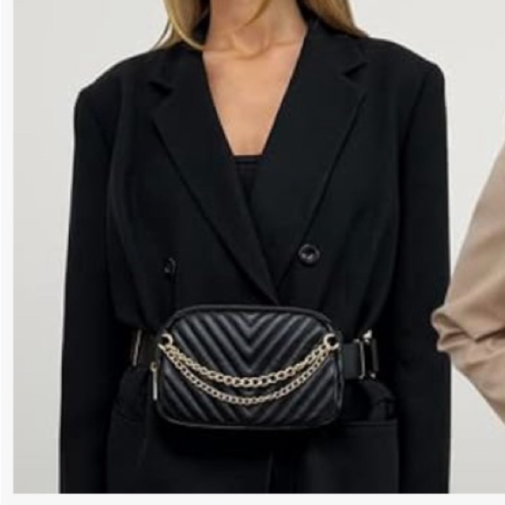 Crossbody waist Fanny pack with chains and gold buckle